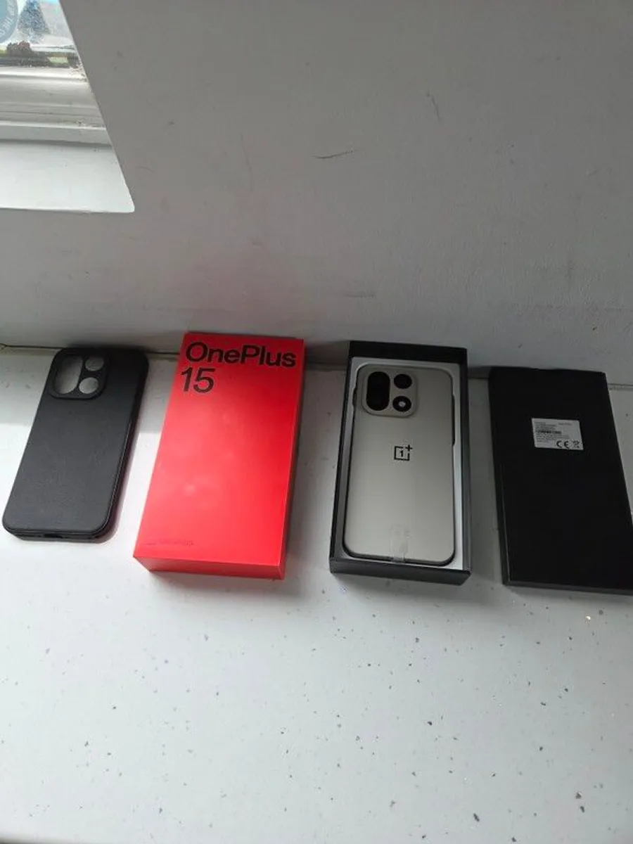 One Plus 15 512gb 16gb One Plus Warranty UK Irish model Few weeks old Grade A Fully Boxed Receipt Available - Image 1