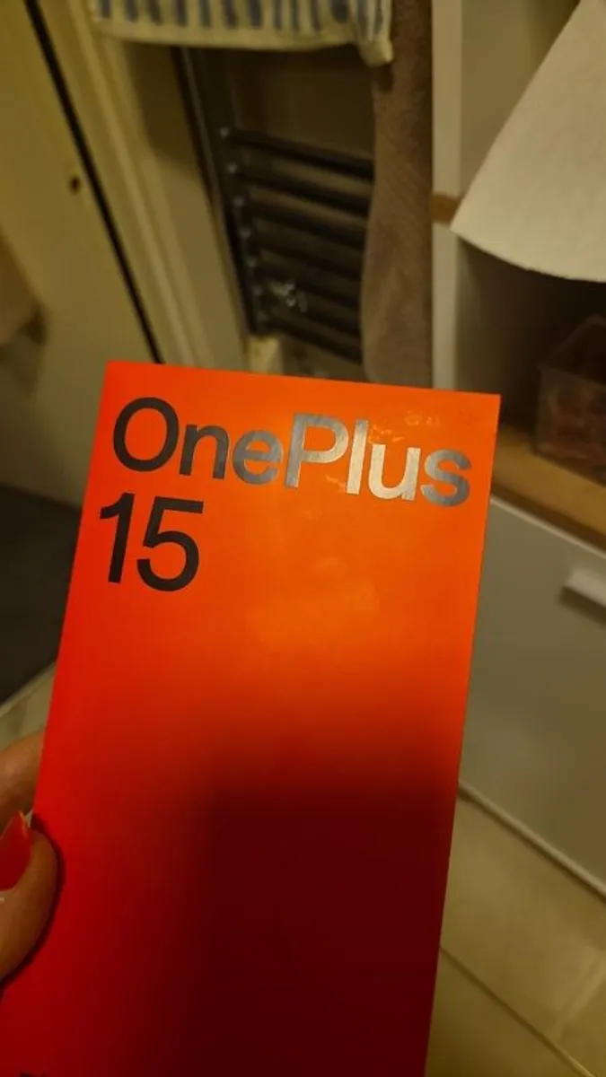One Plus 15 512gb 16gb One Plus Warranty UK Irish model Few weeks old Grade A Fully Boxed Receipt Available - Image 3