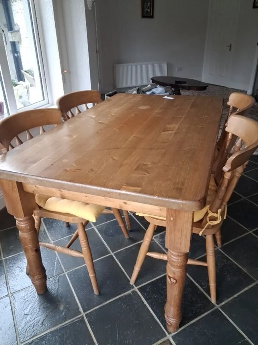 dining table and 4 chairs - Image 1