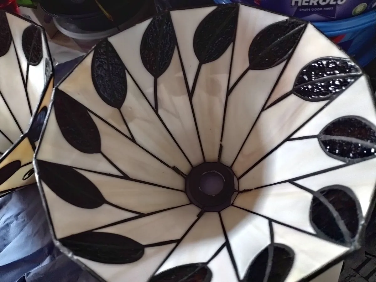 Heavy Tiffany lamp shade - Image 4