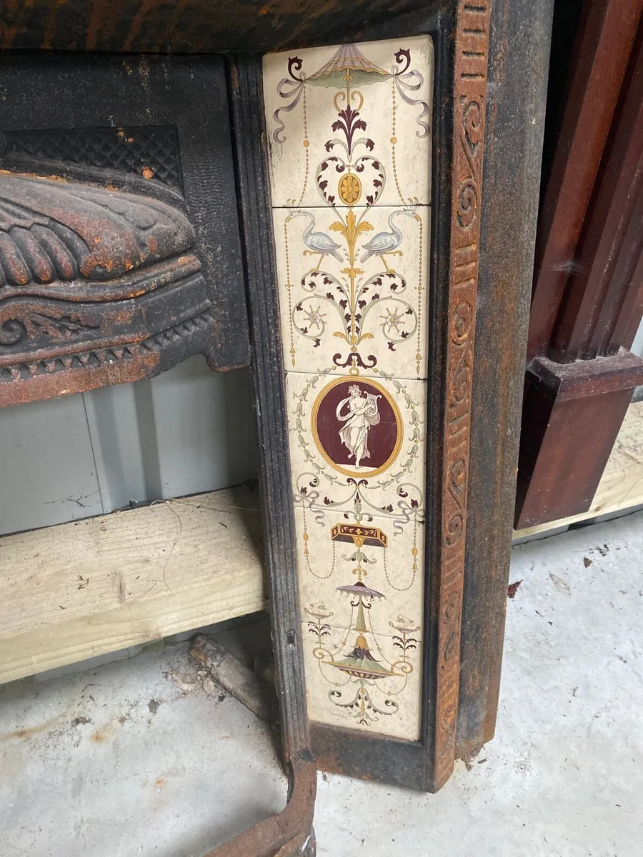 Cast iron fireplace and mahogany surround - Image 3