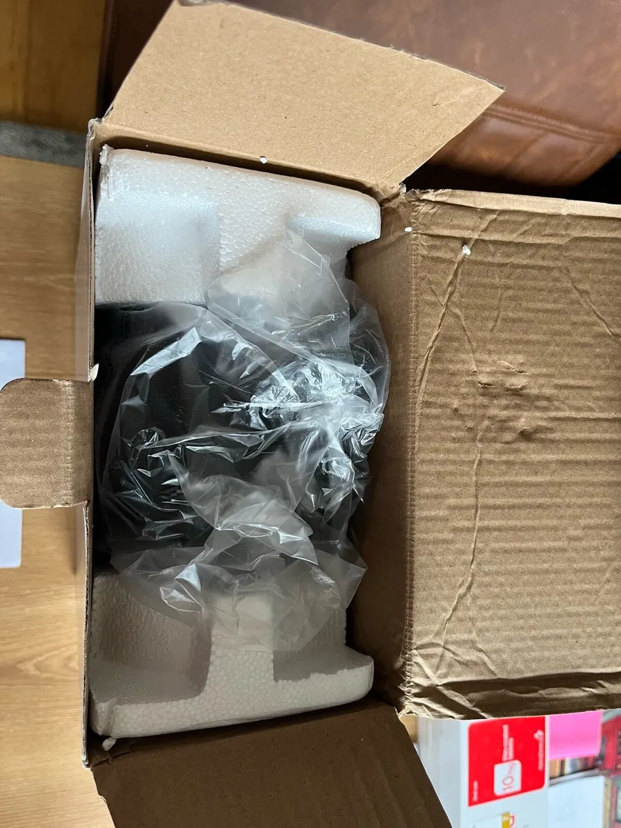 An omelette maker (electric) - Image 3