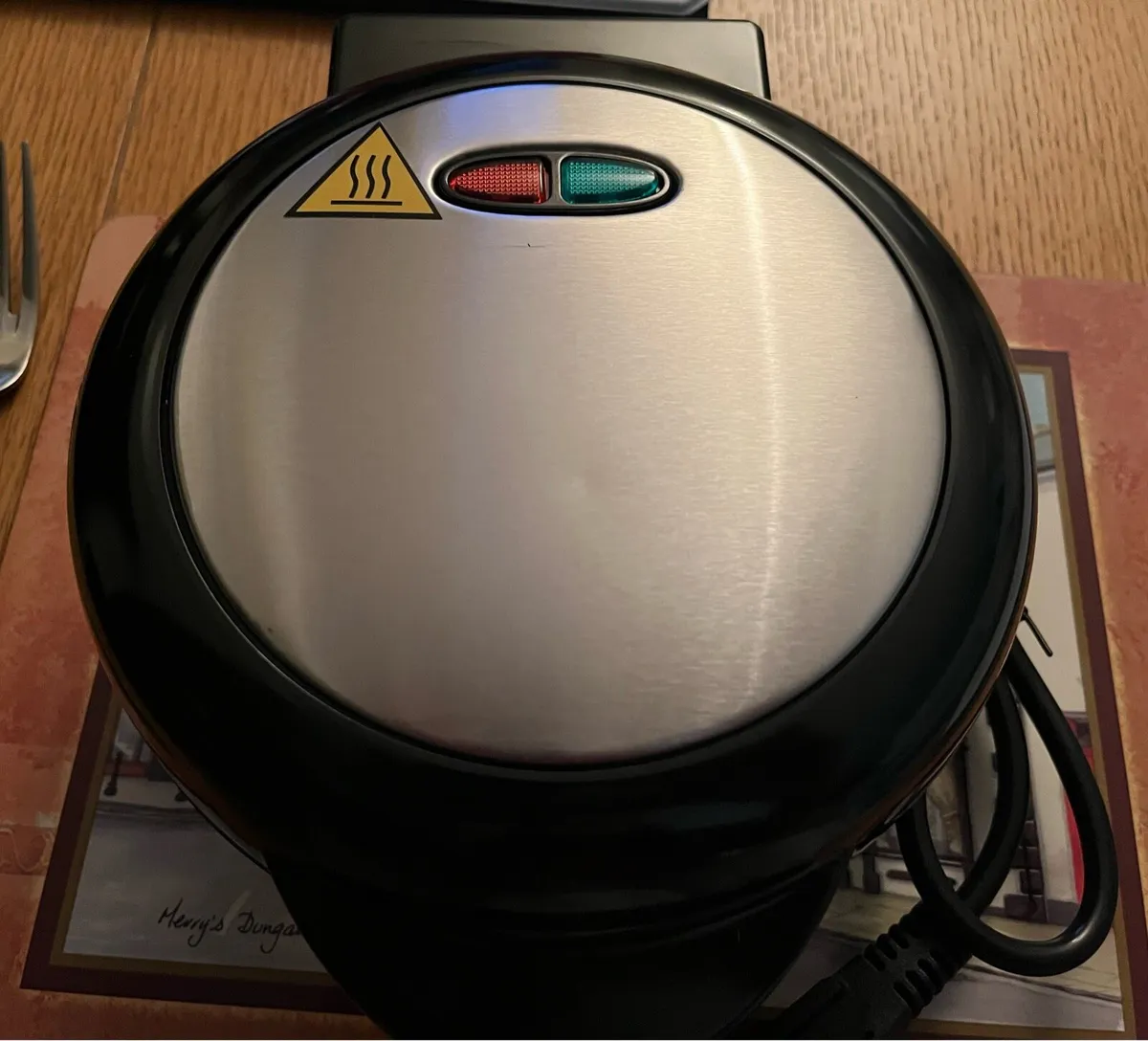 An omelette maker (electric) - Image 4