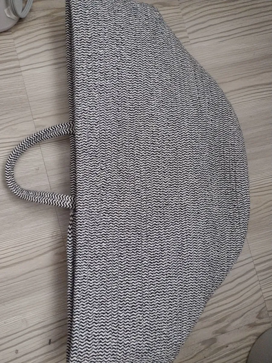 Large woven storage basket with handles - Image 2