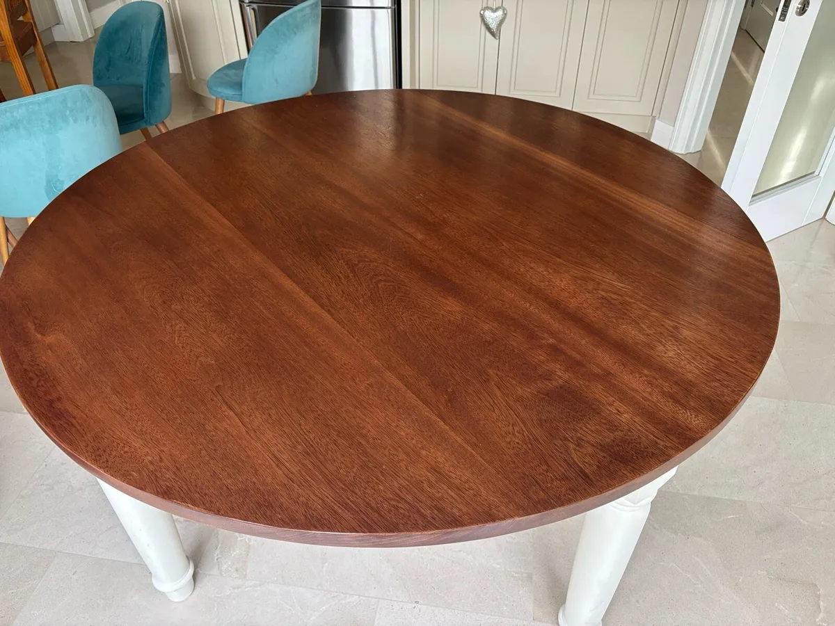 Round Kitchen Table and Chairs - Image 2