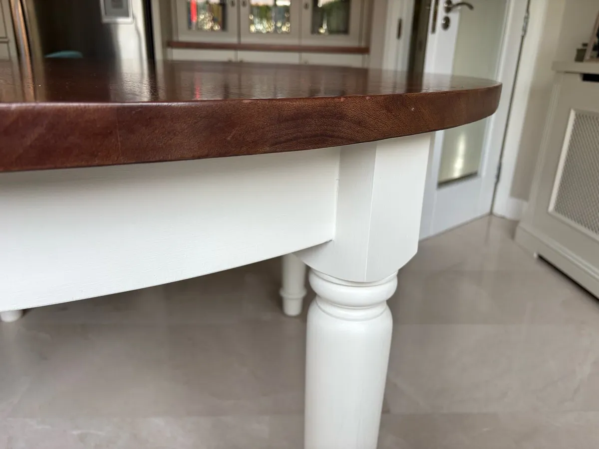 Round Kitchen Table and Chairs - Image 3
