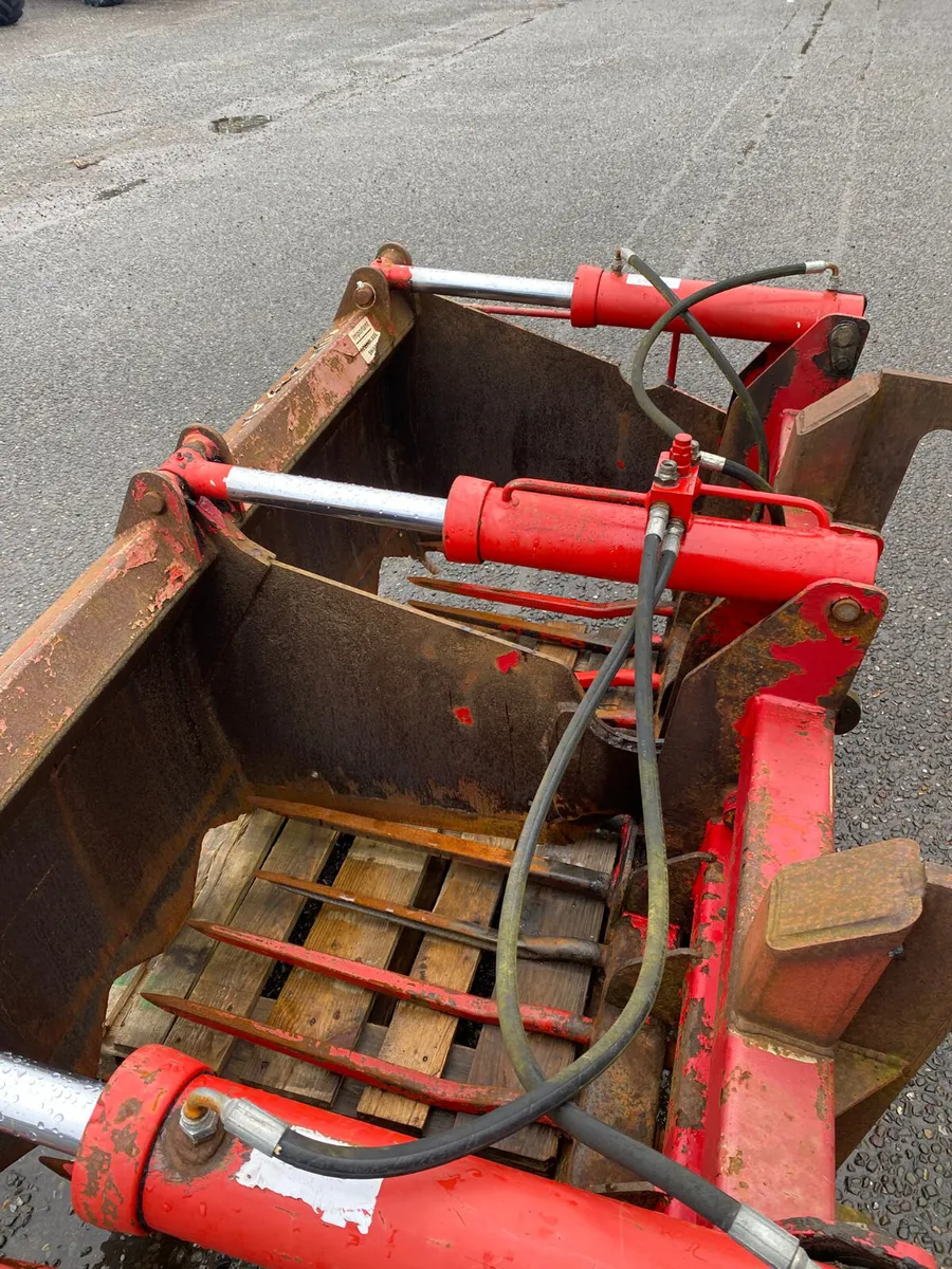 McHale Grab - Image 2