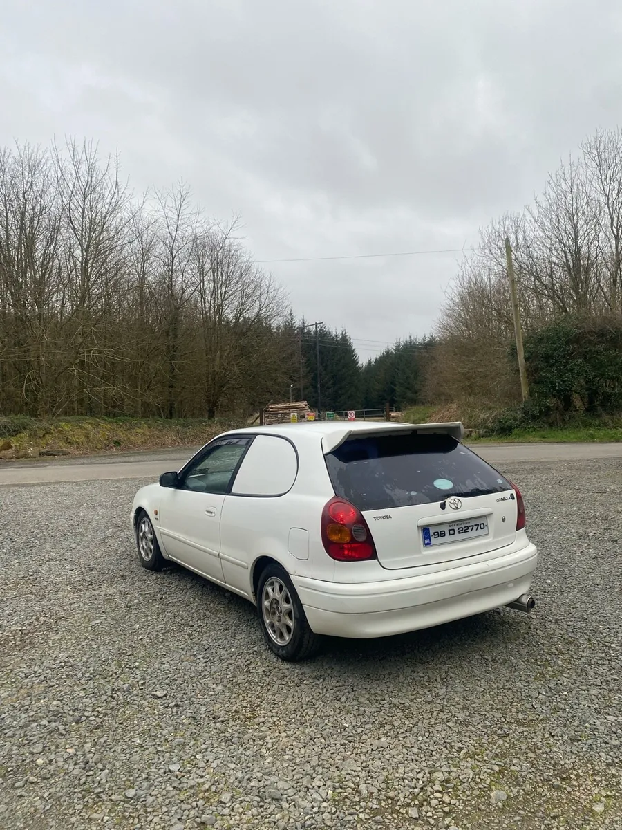 E11 Corolla van - Image 4