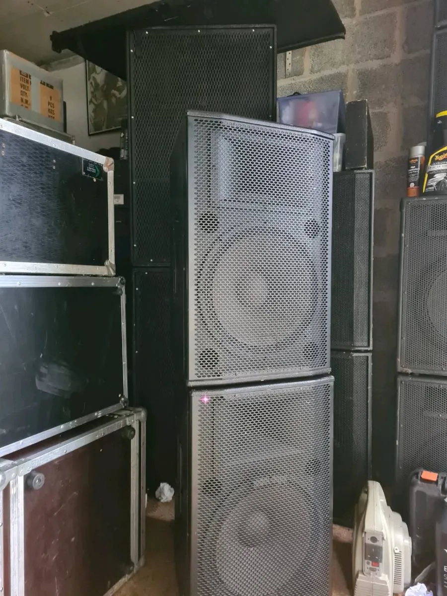 Lem powered 15" speakers - Image 1