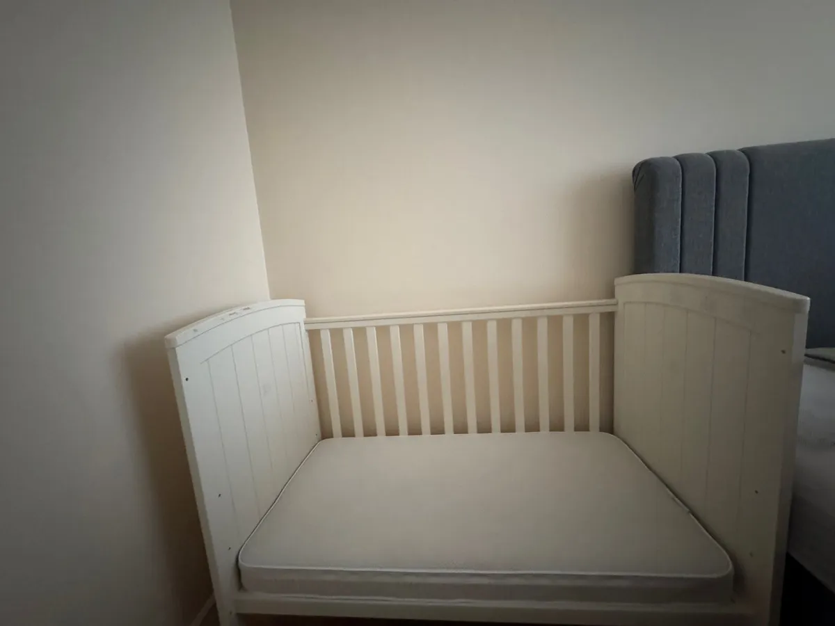 Toddler bed - Image 2