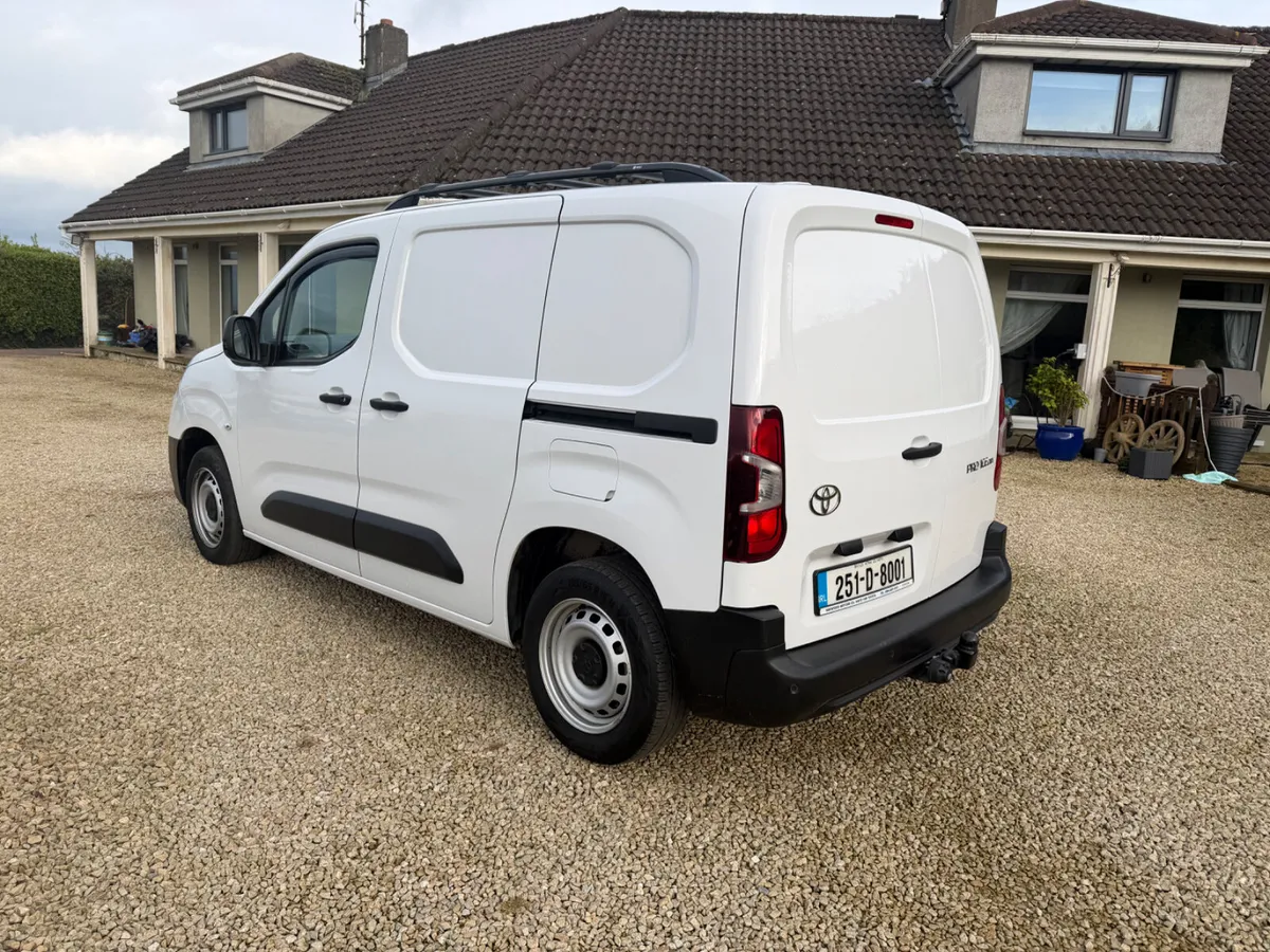 Toyota Proace 2025 1.5 D. 20k KLM’s Like New - Image 3