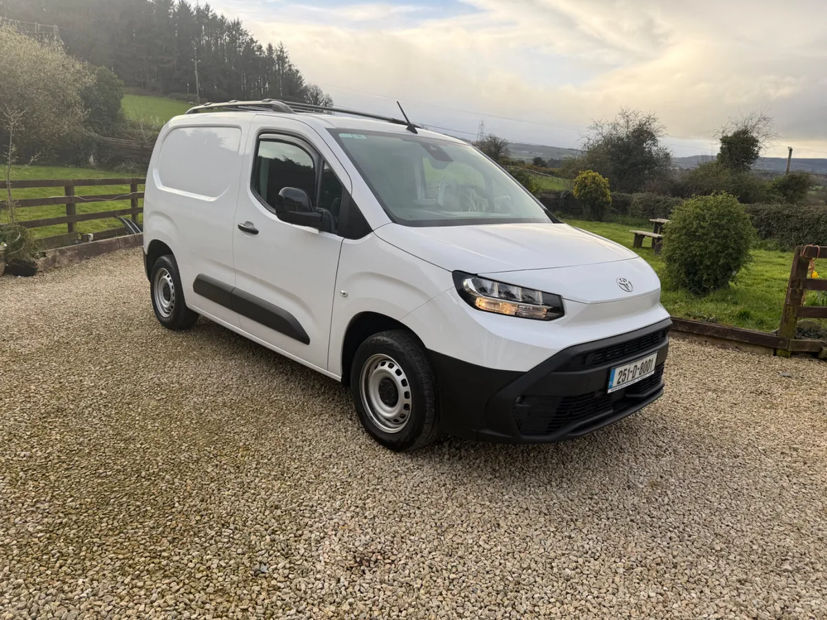 Toyota Proace 2025 1.5 D. 20k KLM’s Like New - Image 1