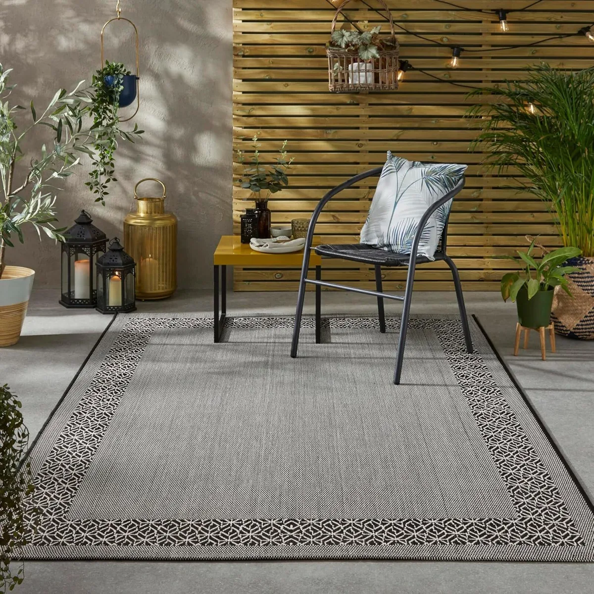 Outdoor Rug for Garden Patio Balcony Picnic Deck - Image 1