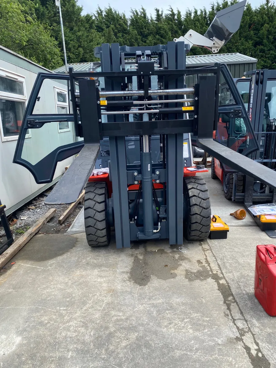 New Heli 5 ton forklifts - Image 3