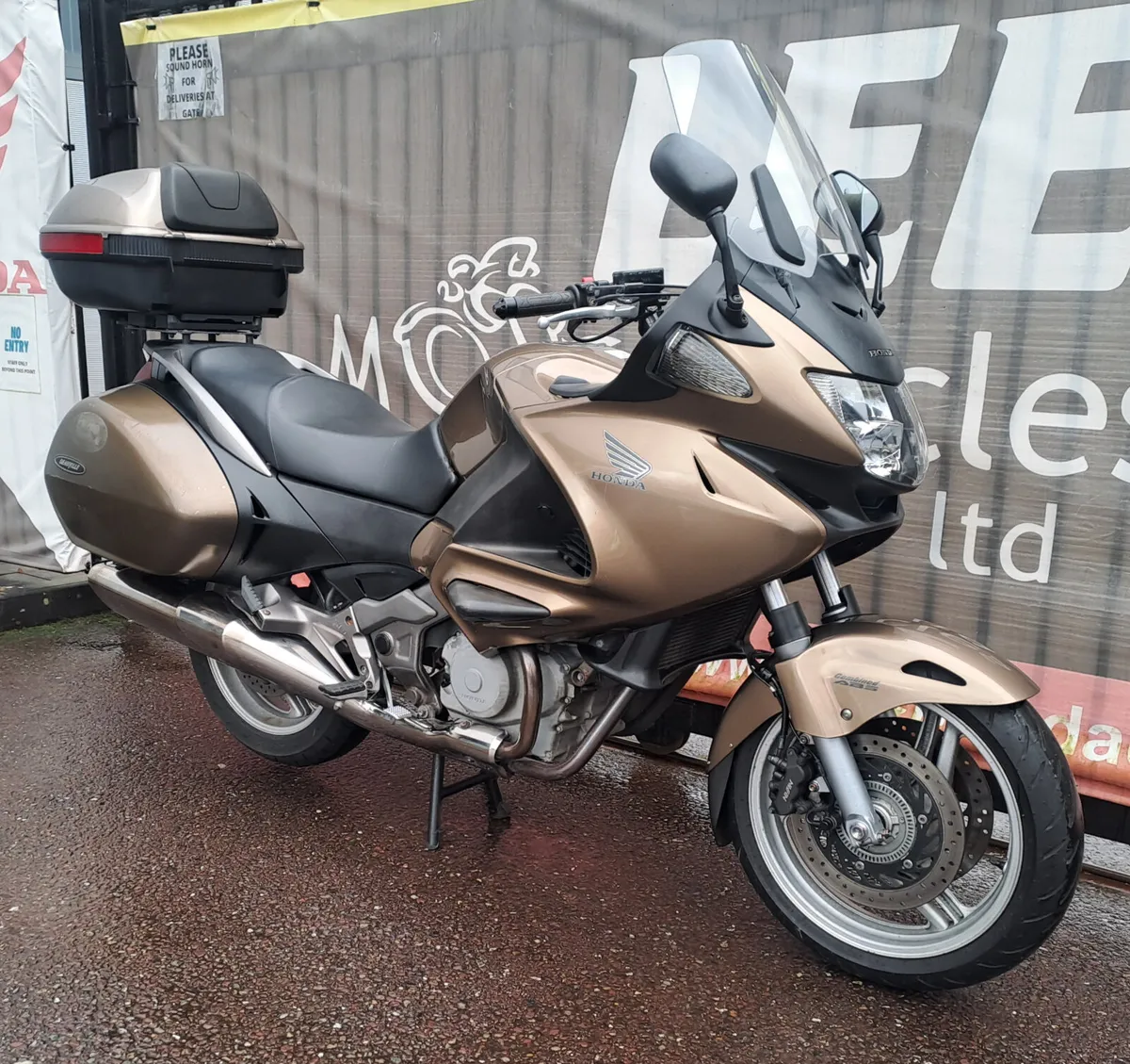 2008 HONDA NT700 DEAUVILLE - Image 2