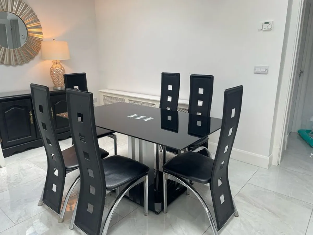 Kitchen Table - Image 2