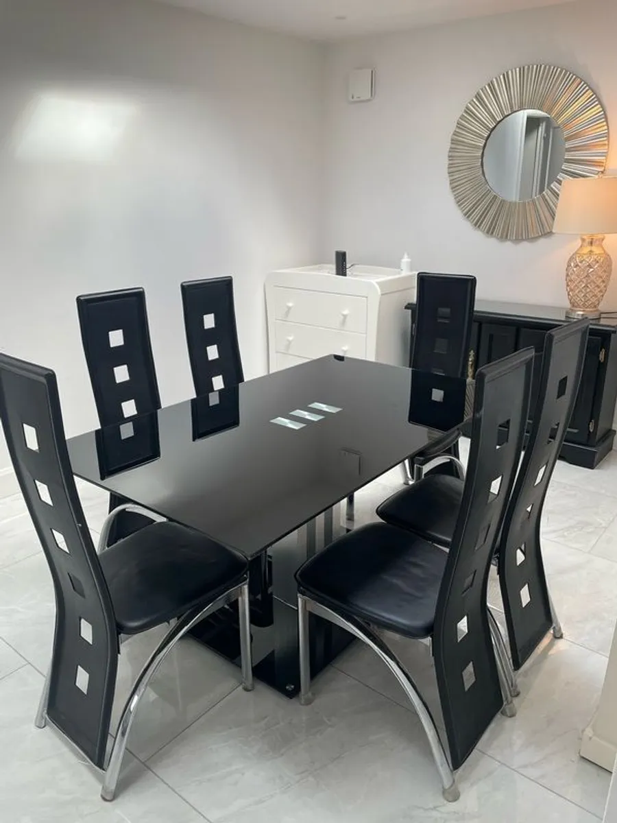 Kitchen Table - Image 3