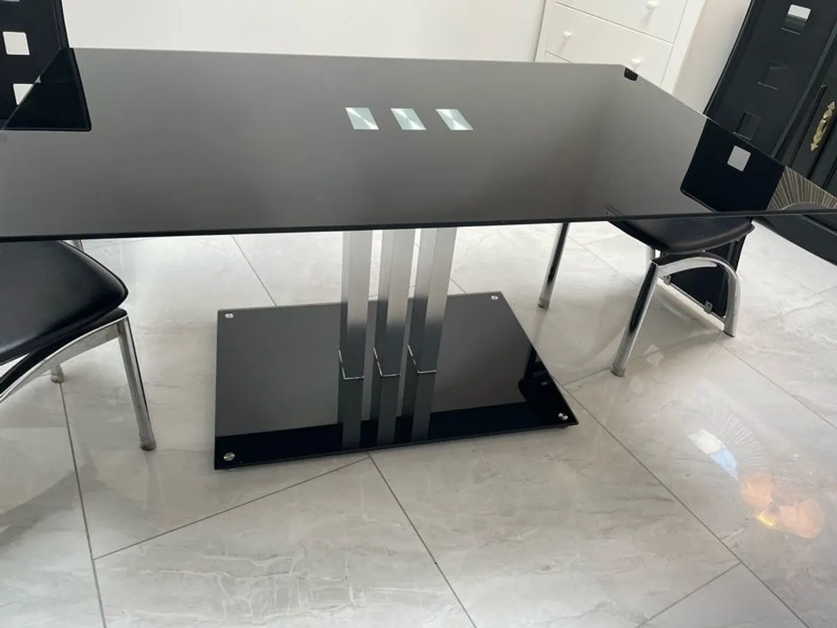 Kitchen Table - Image 4