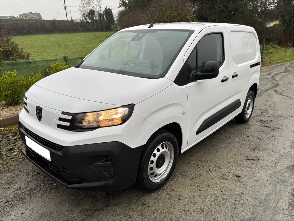 251 Peugeot Partner Professional 2025 - Image 2