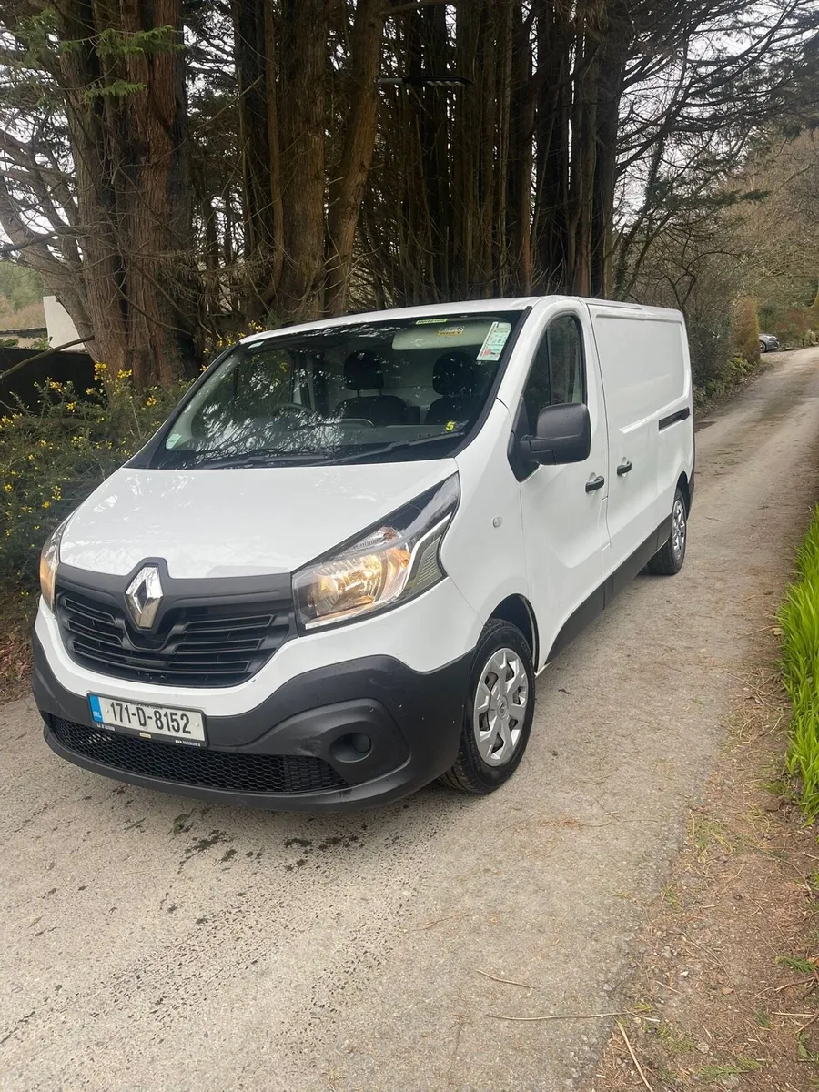 Renault Trafic Van - Image 2