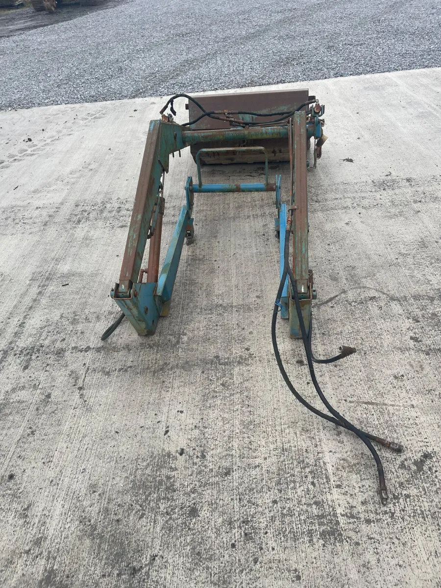 Loader to suit Ford 4000 - Image 2