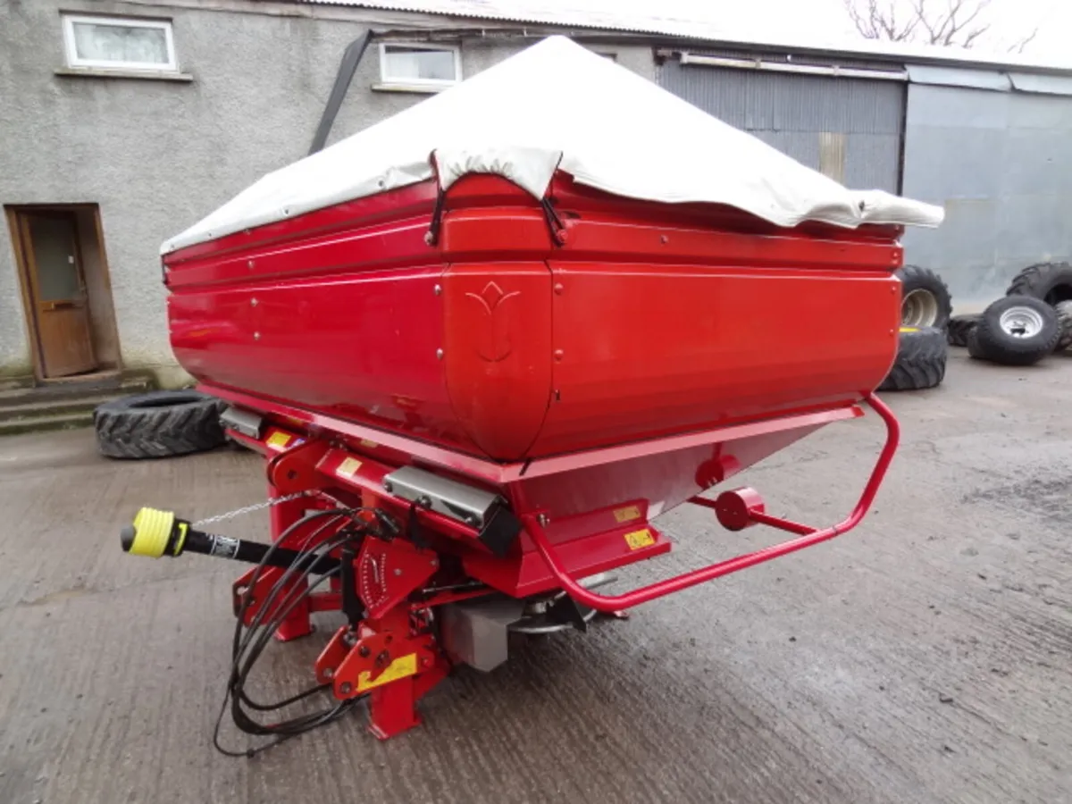 Centreliner SX6000 Fertiliser Spreader - Image 4