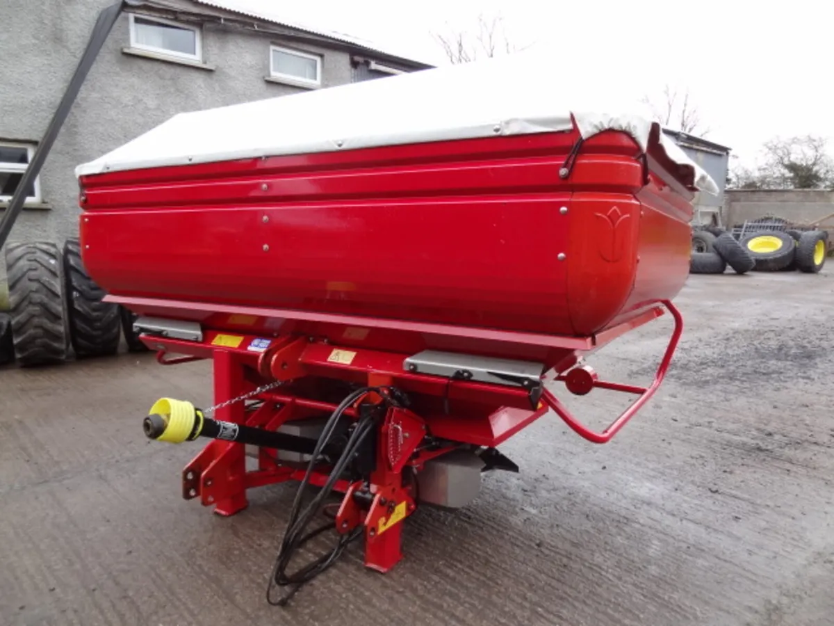 Centreliner SX6000 Fertiliser Spreader - Image 3