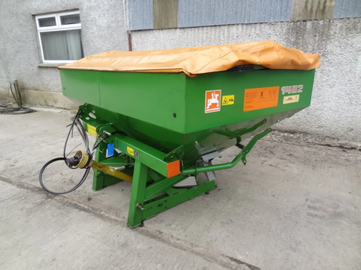 Amazone ZA-X 1402 Fertiliser Spreader - Image 3