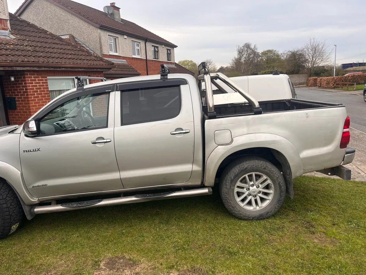 Toyota Hilux - Image 4