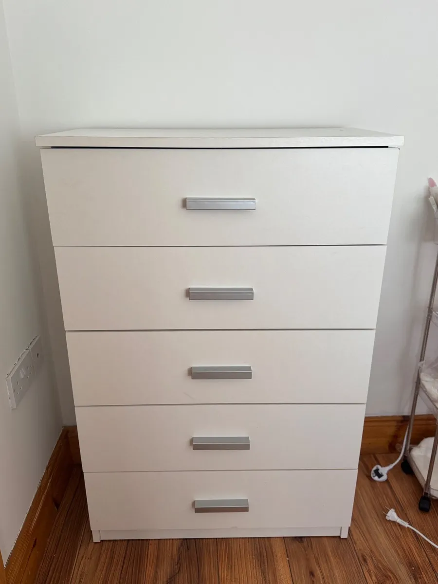 5 drawer chest - Image 1