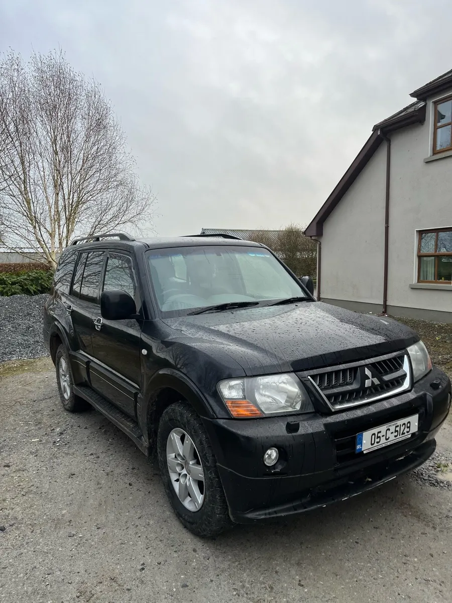 Crewcab Pajero - Image 1