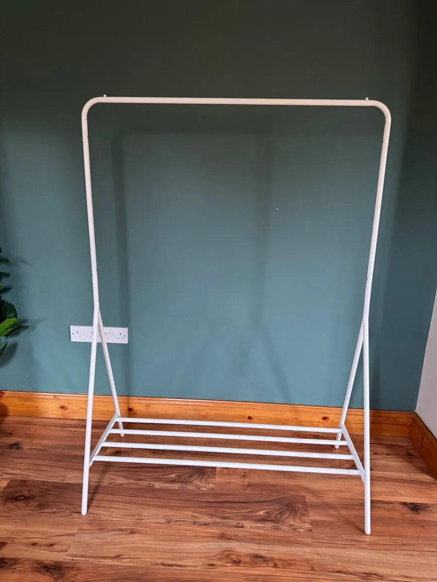 Clothes rack - Image 1