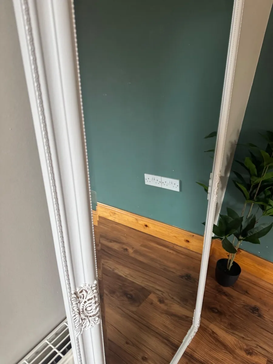 Bedroom mirror - Image 1