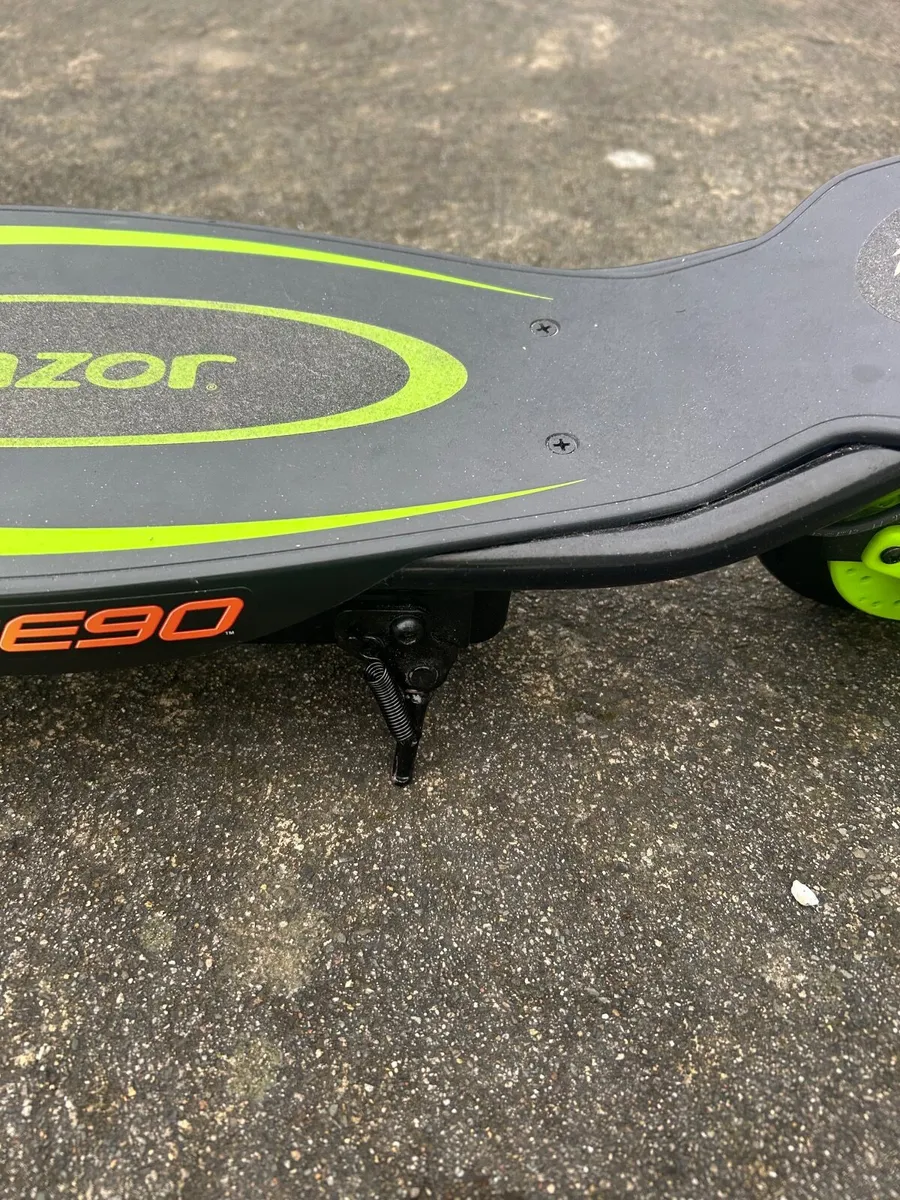 Electric Scooter - Image 3