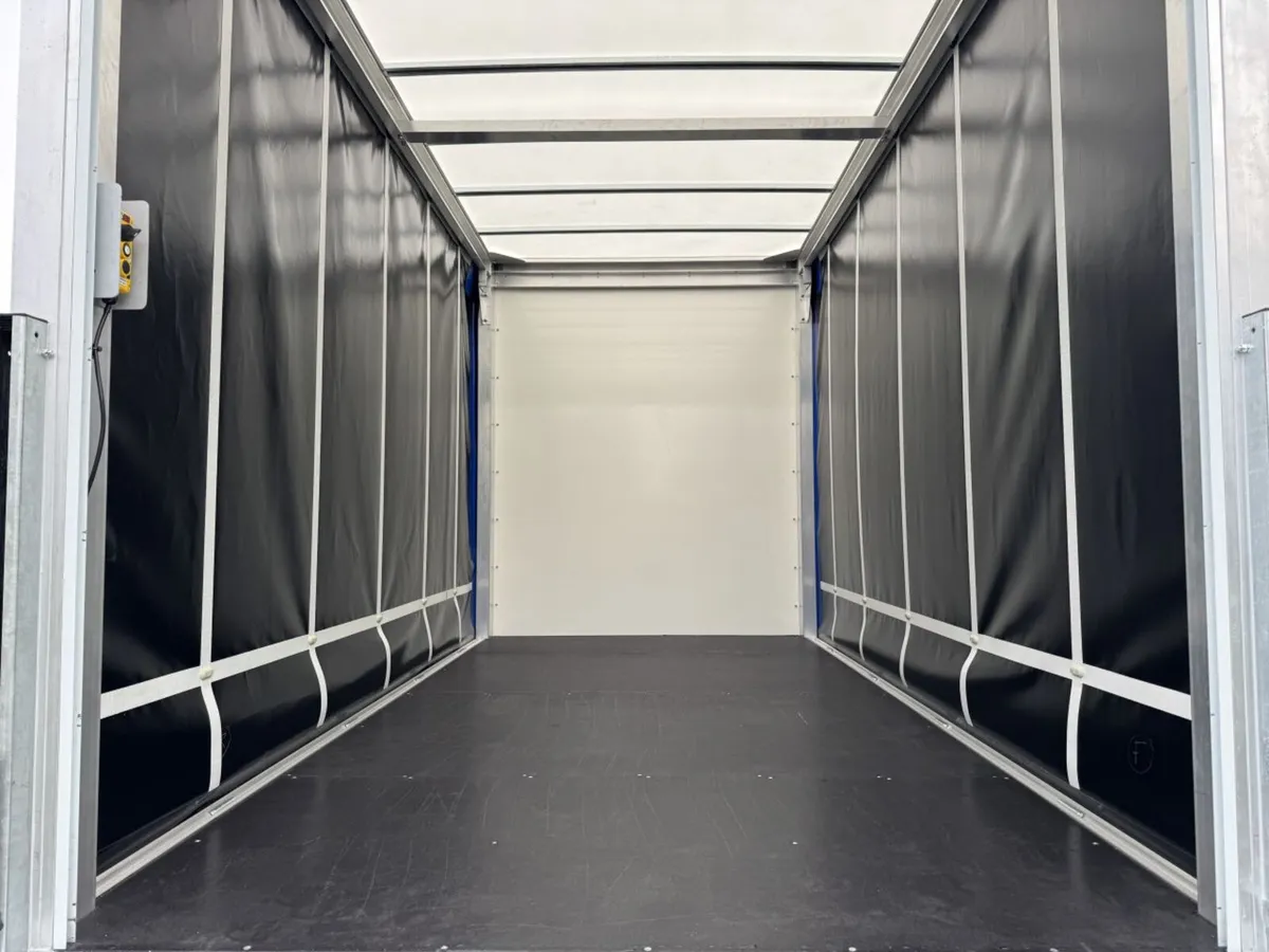 2022 Volkswagen Crafter Curtain Sider Van - Image 3