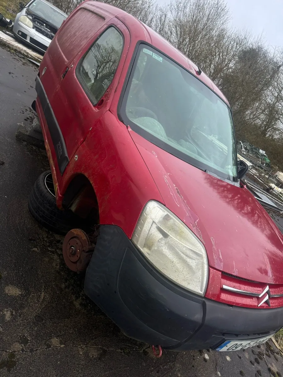 Lexus is200 - Image 2