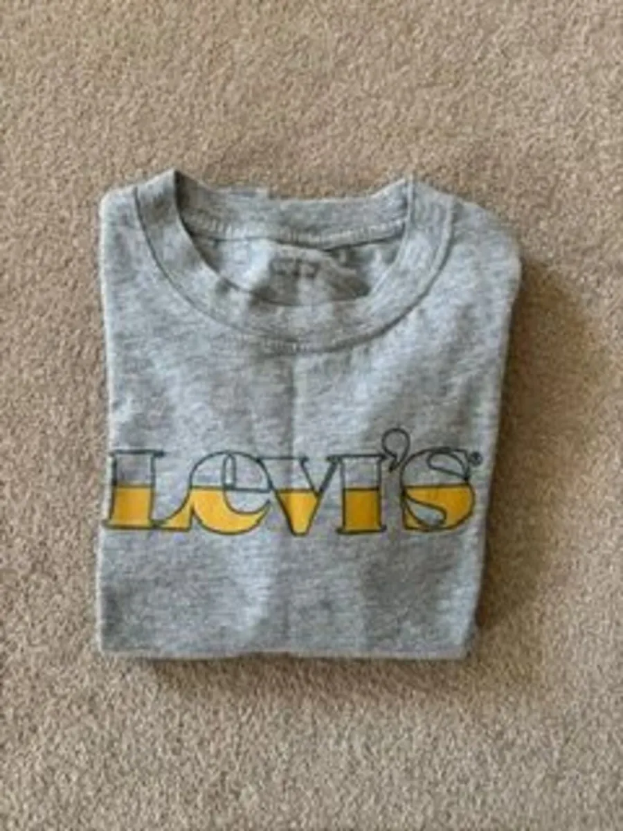 Levis Long Sleeve top age 7-8 - Image 1