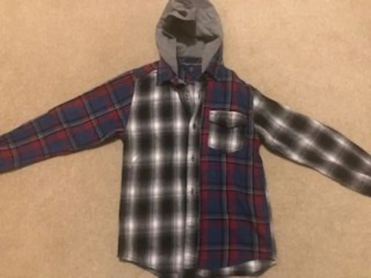 Tommy Hilfiger Hoody Shirt age 8-10 - Image 3