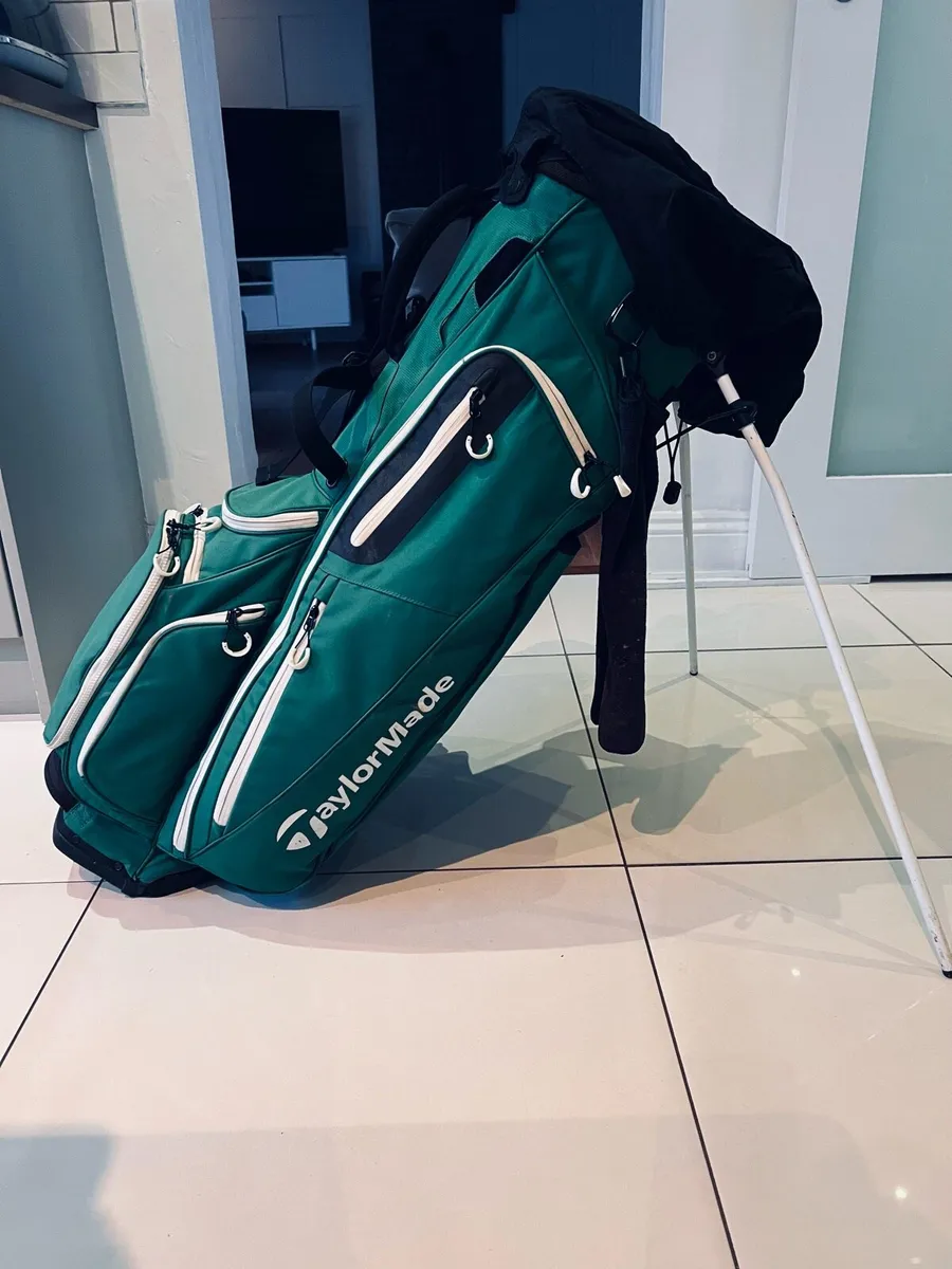 Taylormade Stand Bag - Image 1