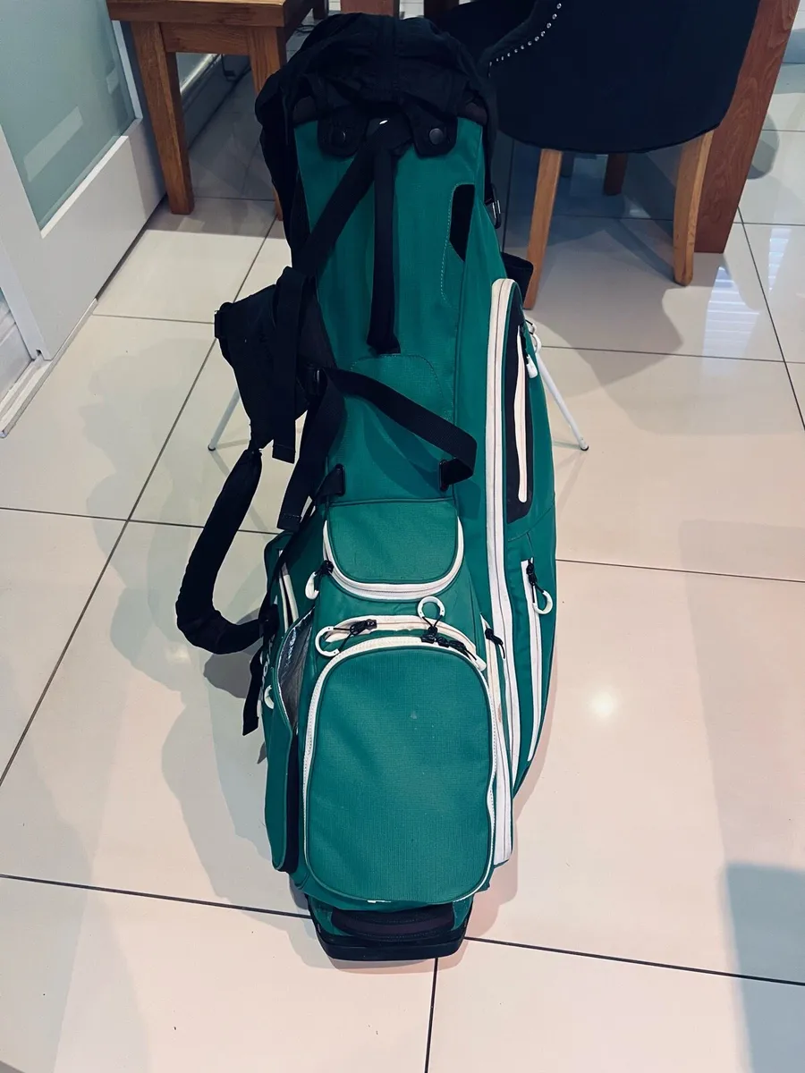 Taylormade Stand Bag - Image 2