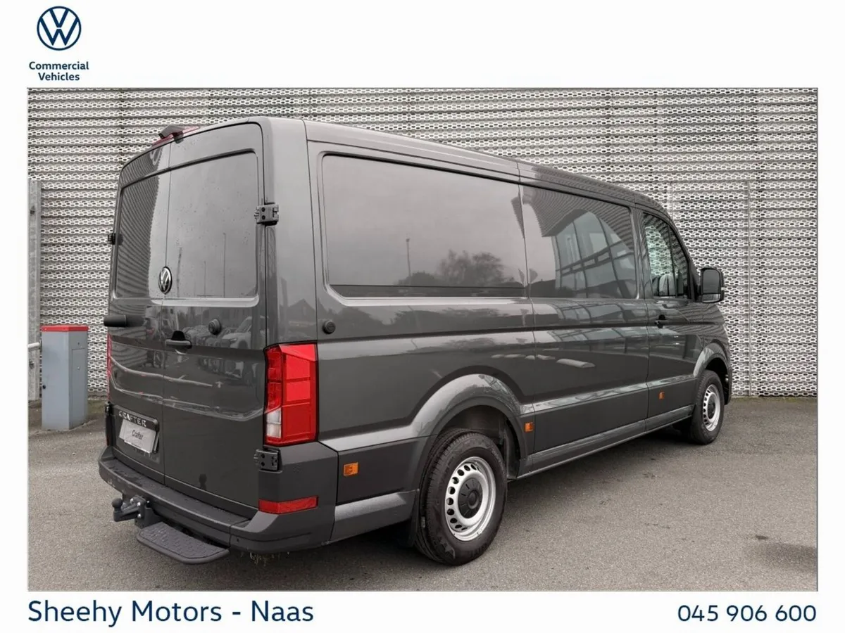 Volkswagen Crafter HIGHLINE 30 MWB 140HP AUTOMATIC - Image 3
