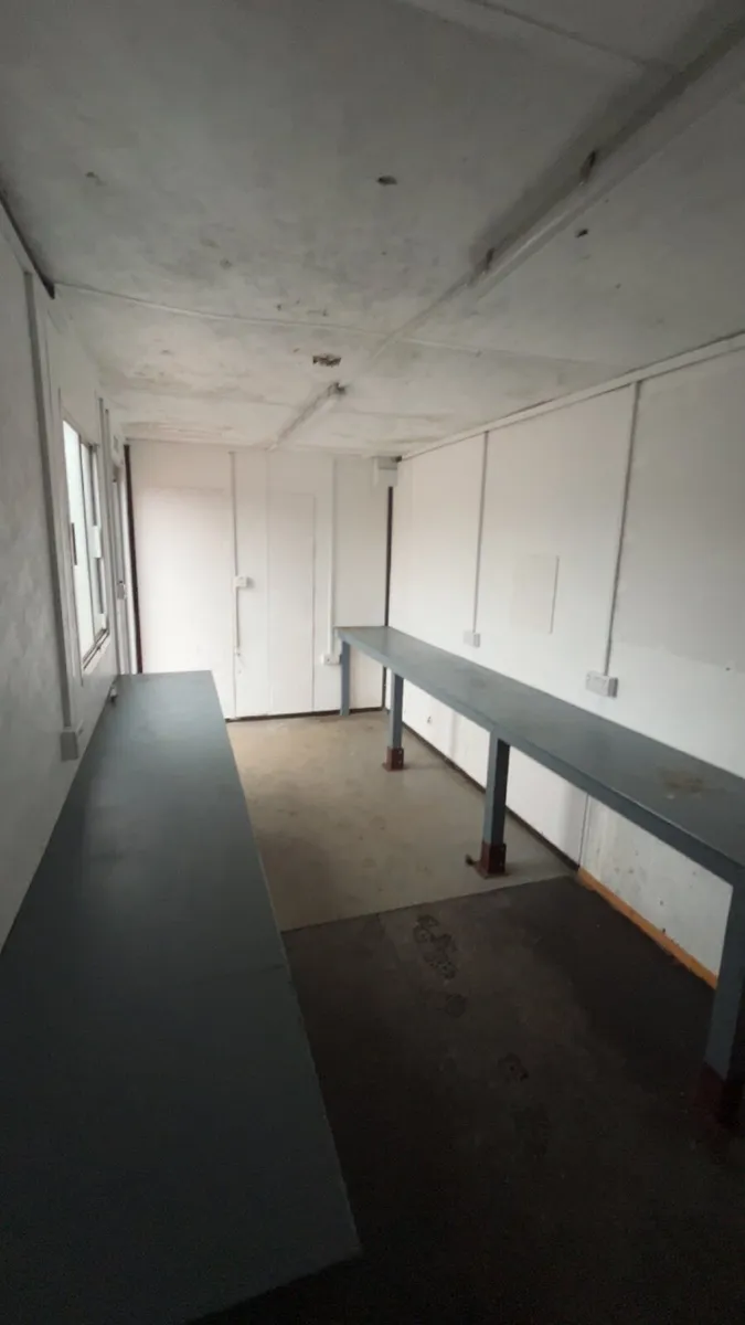 20*8 site office / canteen - Image 3