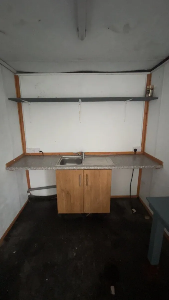 20*8 site office / canteen - Image 4