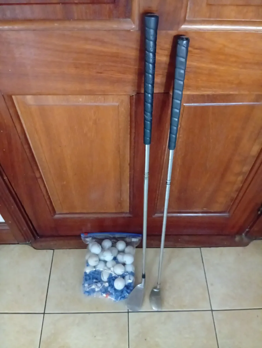 Mizuno Pitch and Putt Set + 20 Balls + 80 Tees - Image 1