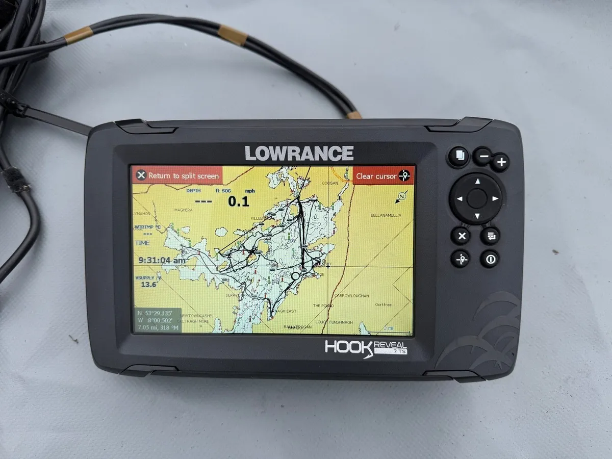 Fish finder Lowrance HOOK Reveal 7 TripleShot - Image 1