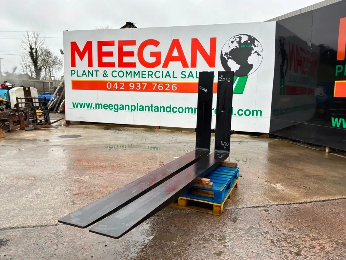 UNUSED 3200mm SLIDING CARRIAGE FORKS2068. - Image 3