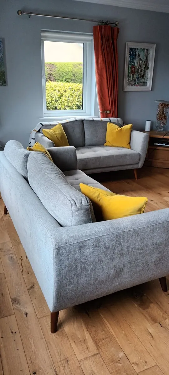 Living Room Suite - Image 4