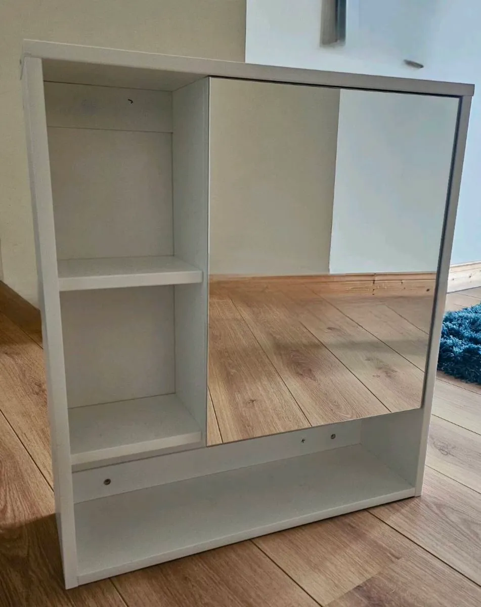 2 Wall display cabinets - Image 1