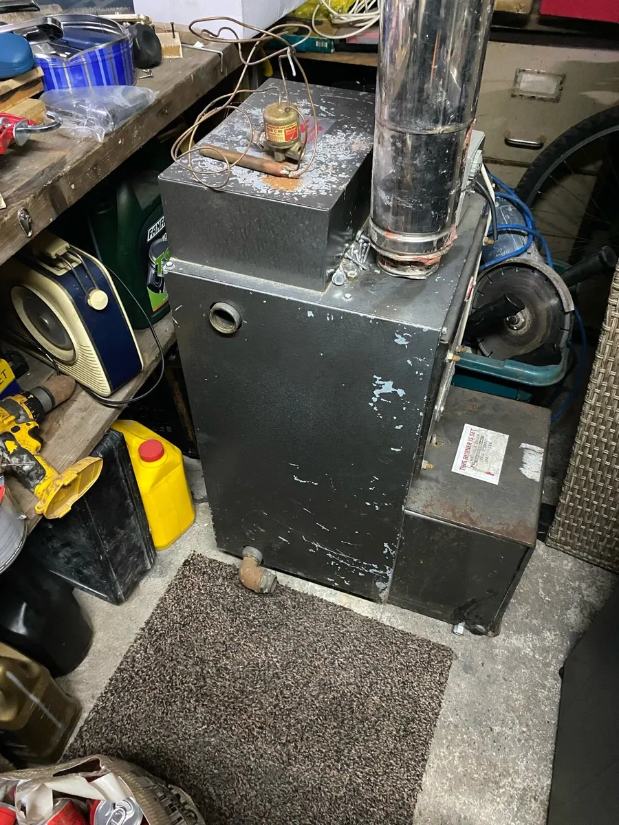 Oil burner - Image 1