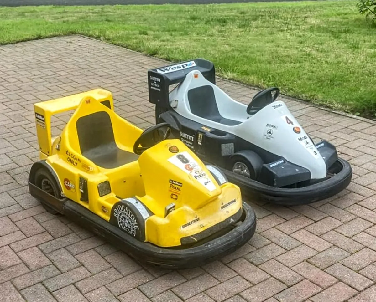 2 x SELA F300 FORMULA 1 GIALLA 12v Kid Bumper Cars - Image 1